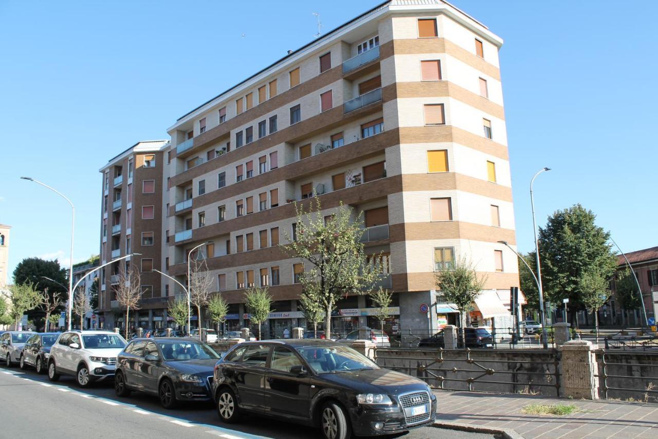 Arcobaleno In Stazione Saronno Exterior foto